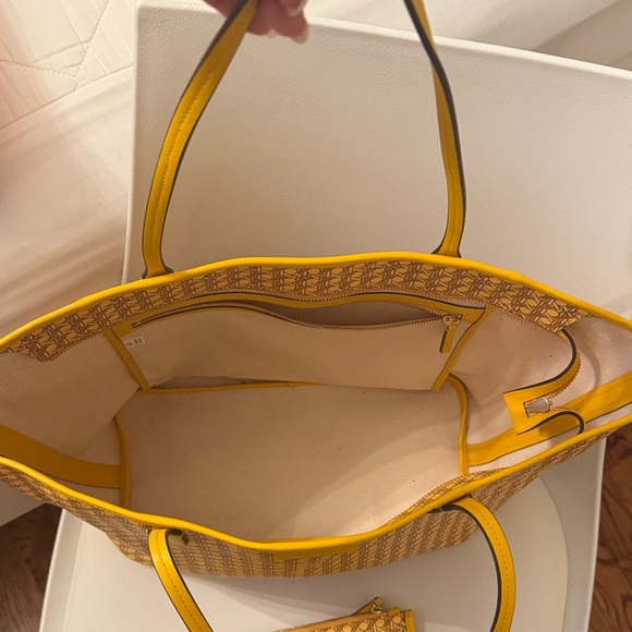 Tory Burch Geometric Yellow Tote - Picture 5 of 7